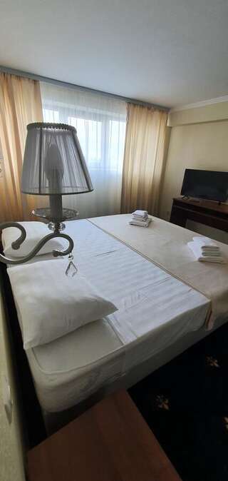 Отель Evropa Гагра Двухместный номер эконом-класса с 1 кроватью или 2 отдельными кроватями-2