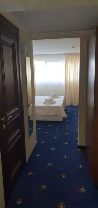 Отель Evropa Гагра Двухместный номер эконом-класса с 1 кроватью или 2 отдельными кроватями-6